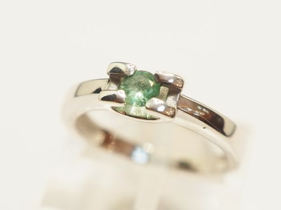 Серебряное кольцо с натуральным бериллом - 220