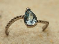 серебреное кольцо с натуральным топазом-419