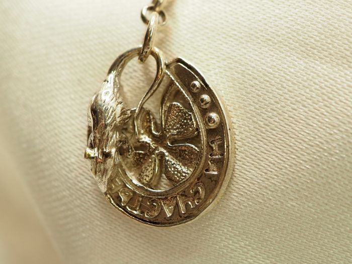 Серебряная подвеска мышка на подкове-736